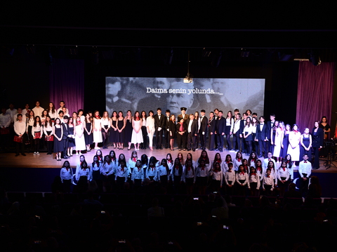 Sahnenin Işığında Cumhuriyetin Ruhu