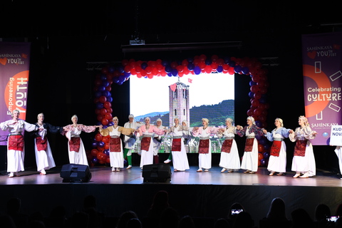 19 Mayıs, Şahinkaya’da Dünya Gençleriyle Kutlandı