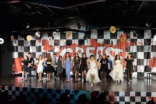 The Broadway Show ‘Grease’ ile Başladı