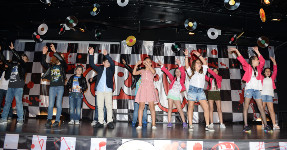 The Broadway Show ‘Grease’ ile devam etti