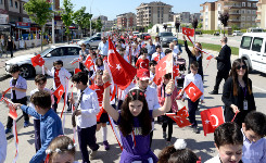 Atatürk Çocuklarına Yakışır Kortej 