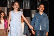 Göz Kamaştıran Grease Müzikali Performansı