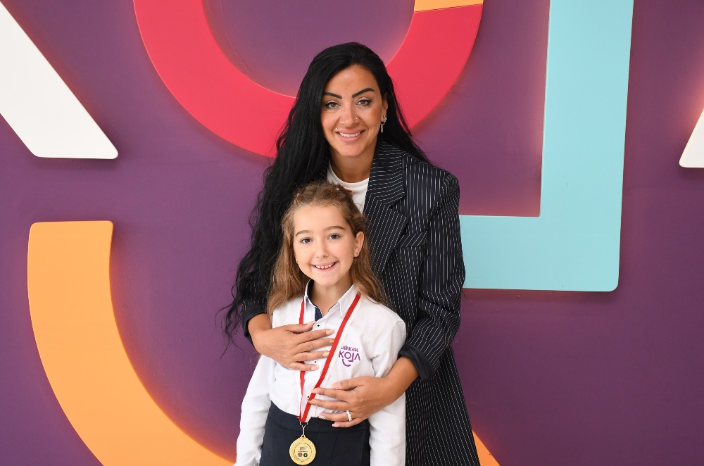 Tenis Turnuvasında Birincilik Gururu